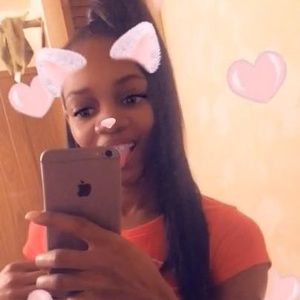 Meet your Posher, Leshia